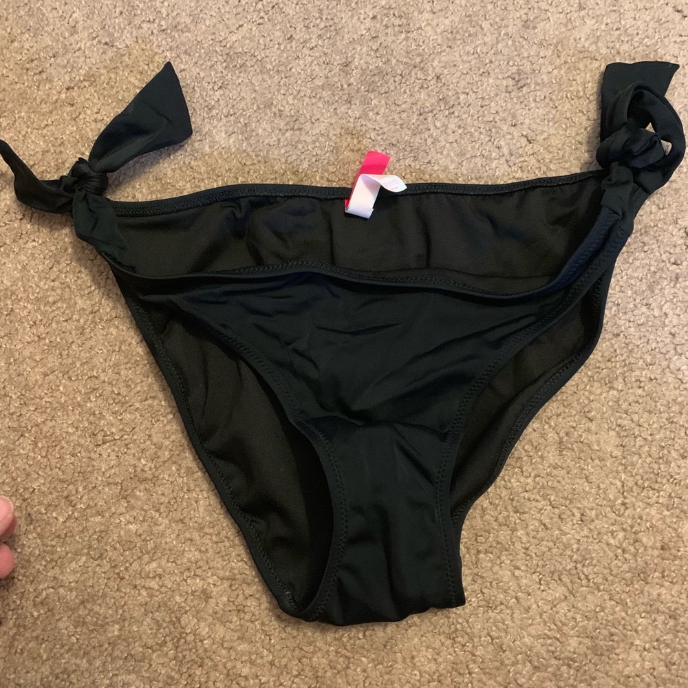 Mid rise bikini bottoms with tie sides